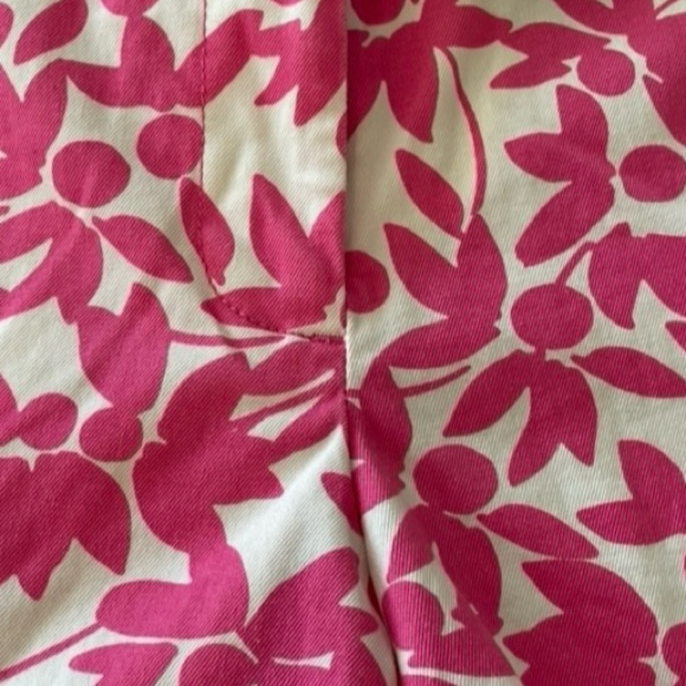 J. Crew Women Chino Shorts
Floral Zip Cotton Pink Size 10
Cotton Blend Stretch - Picture 2 of 8